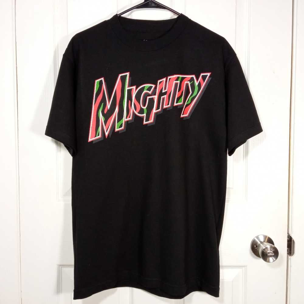 Mighty Healthy Men Size M Logo T Shirt